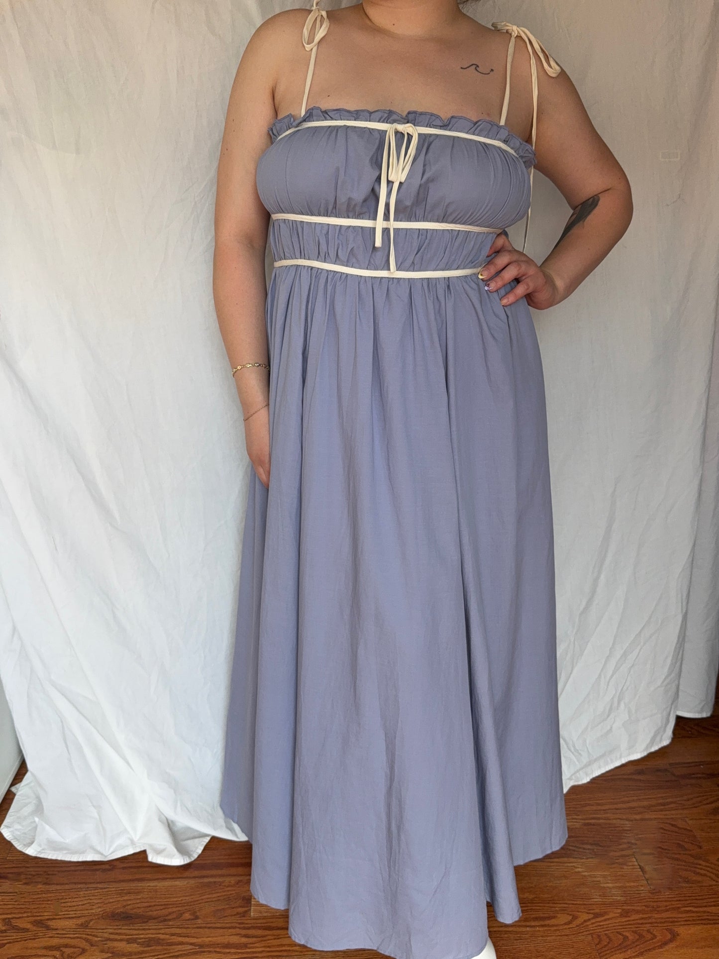 Contrast Trim Maxi Dress